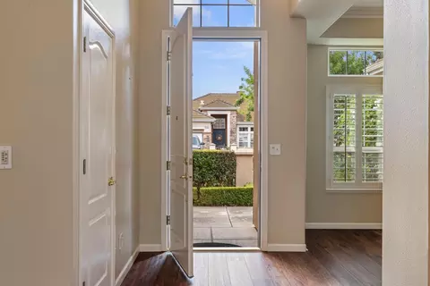 Entry Way - 4709 Via Brezza, Modesto, CA 95357 photo 2 of 7