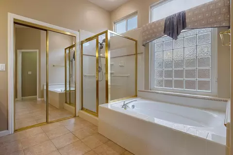 Bath - 4709 Via Brezza, Modesto, CA 95357 photo 3 of 3