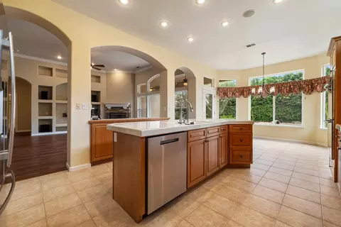 Kitchen - 4709 Via Brezza, Modesto, CA 95357 photo 4 of 4