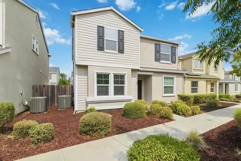 8128 Emmy Willow Ln, Sacramento, CA 95828
