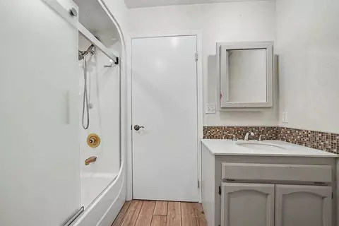 Bath - 12511 Tabeaud Rd, Pine Grove, CA 95665 photo 1 of 3