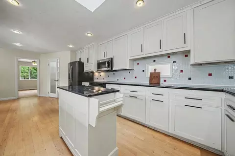 Kitchen - 12511 Tabeaud Rd, Pine Grove, CA 95665 photo 5 of 7