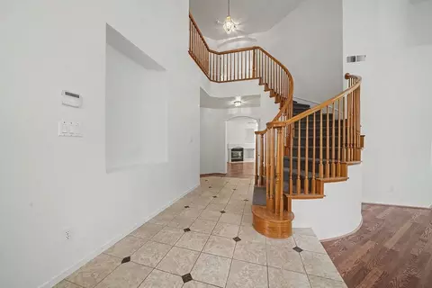 Entry Way - 1066 Ruess Rd, Ripon, CA 95366 photo 3 of 8