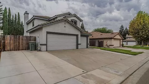 Exterior - 1066 Ruess Rd, Ripon, CA 95366 photo 13 of 14