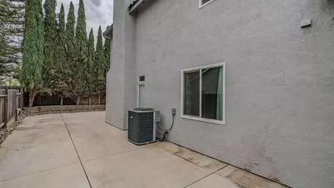 Exterior - 1066 Ruess Rd, Ripon, CA 95366 photo 6 of 14