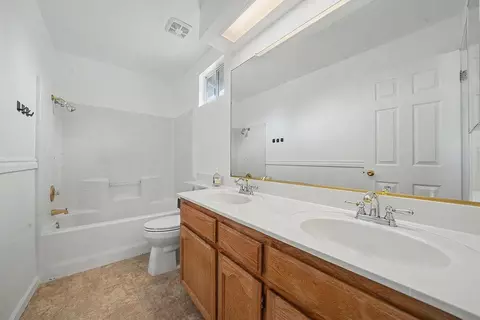 Bath - 1066 Ruess Rd, Ripon, CA 95366 photo 4 of 4