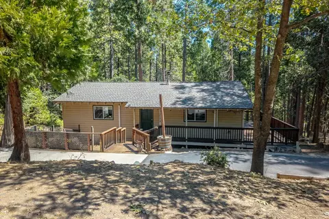 Exterior - 2173 Silver Dr, Arnold, CA 95223 photo 2 of 7