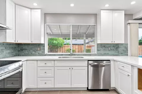 Kitchen - 1240 Govannina Dr, Modesto, CA 95355 photo 2 of 4