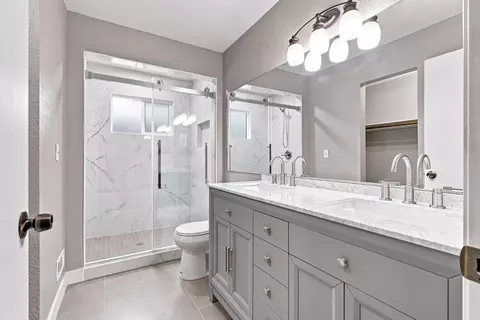 Bath - 1240 Govannina Dr, Modesto, CA 95355 photo 1 of 3