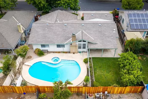 View/Area - 1240 Govannina Dr, Modesto, CA 95355 photo 3 of 4