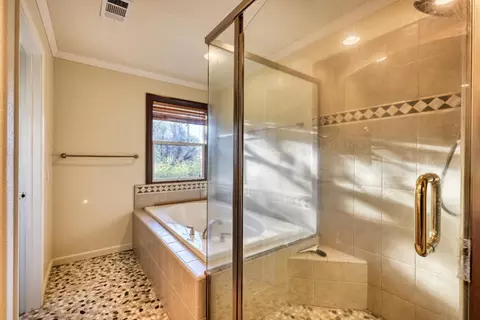 Bath - 4841 Val Verde Rd, Loomis, CA 95650 photo 3 of 5