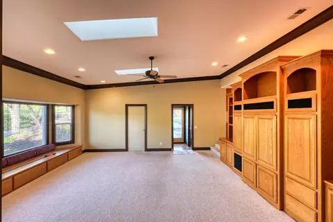 Living - 4841 Val Verde Rd, Loomis, CA 95650 photo 4 of 9