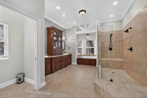 Bath - 1300 Large Oak Dr, Placerville, CA 95667 photo 5 of 12