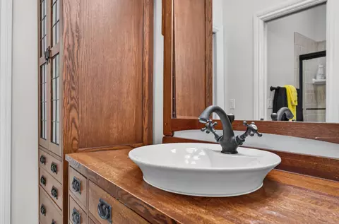 Bath - 1300 Large Oak Dr, Placerville, CA 95667 photo 4 of 12