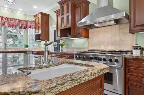 Kitchen - 1300 Large Oak Dr, Placerville, CA 95667 photo 9 of 10