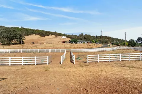 Exterior - 1300 Large Oak Dr, Placerville, CA 95667 photo 19 of 21