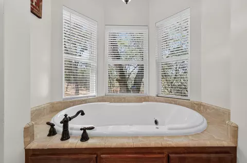 Bath - 1300 Large Oak Dr, Placerville, CA 95667 photo 8 of 12