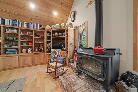 Living - 25381 Madrone Ct, Volcano, CA 95689 photo 2 of 3