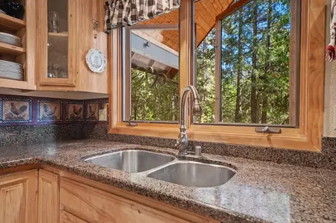 Kitchen - 25381 Madrone Ct, Volcano, CA 95689 photo 6 of 8