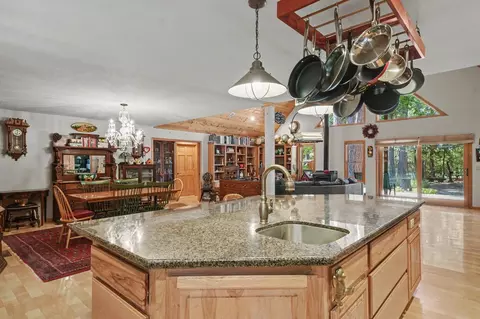 Kitchen - 25381 Madrone Ct, Volcano, CA 95689 photo 5 of 8