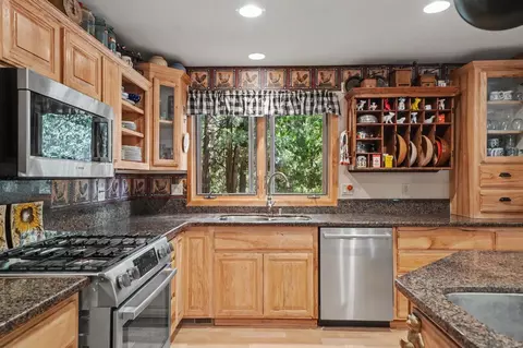 Kitchen - 25381 Madrone Ct, Volcano, CA 95689 photo 7 of 8