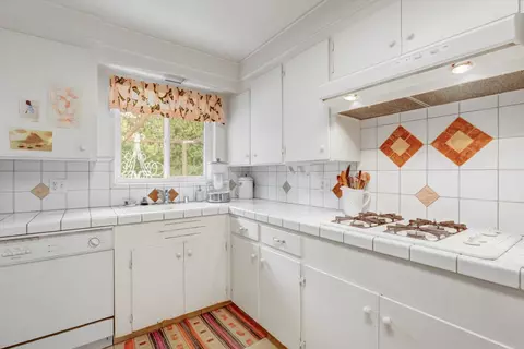 Kitchen - 9323 Central Ave, Orangevale, CA 95662 photo 5 of 7