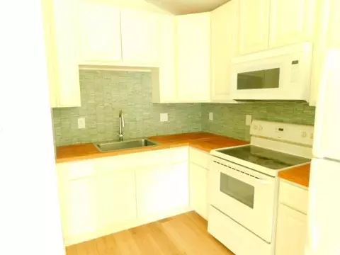Kitchen - 9323 Central Ave, Orangevale, CA 95662 photo 7 of 7