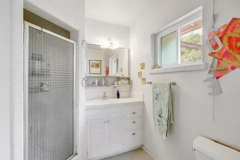 Bath - 9323 Central Ave, Orangevale, CA 95662 photo 4 of 5