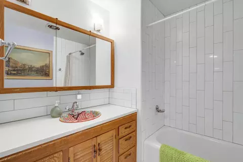 Bath - 9323 Central Ave, Orangevale, CA 95662 photo 3 of 5