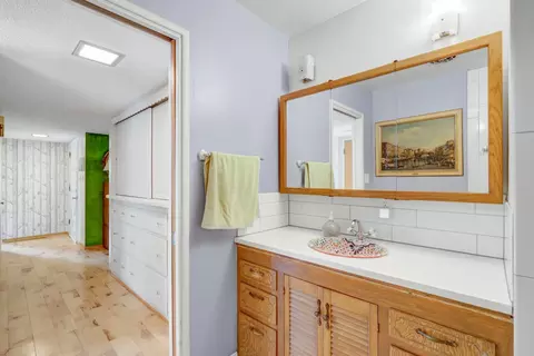 Bath - 9323 Central Ave, Orangevale, CA 95662 photo 2 of 5