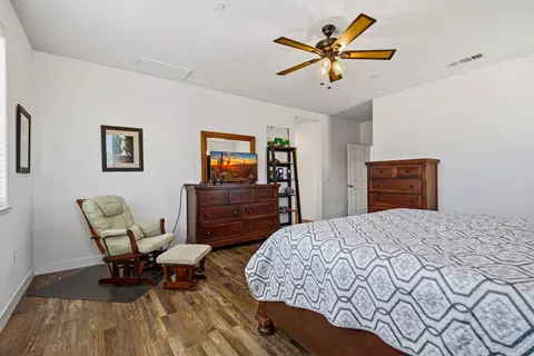 Bedroom - 21224 Grapevine Dr, Patterson, CA 95363 photo 3 of 6