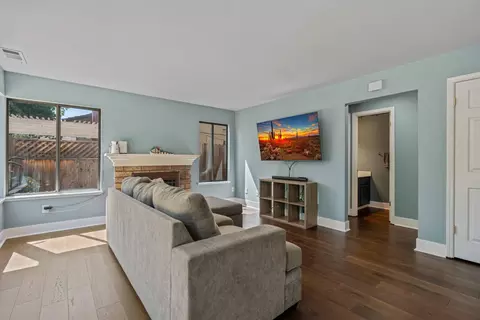 Living - 132 Henry Ct, Tracy, CA 95376 photo 3 of 3