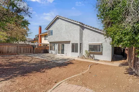 Exterior - 132 Henry Ct, Tracy, CA 95376 photo 6 of 9