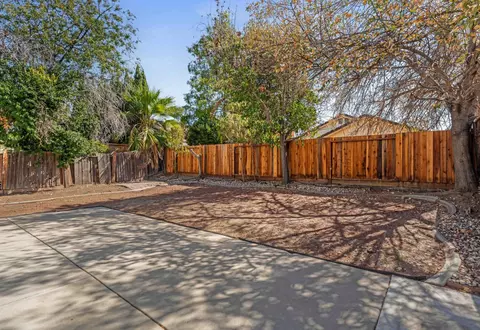 Exterior - 132 Henry Ct, Tracy, CA 95376 photo 3 of 9