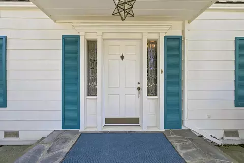 Entry Way - 1012 Wyoming Dr, Merced, CA 95340 photo 1 of 9