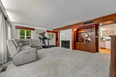 Living - 1012 Wyoming Dr, Merced, CA 95340 photo 3 of 5