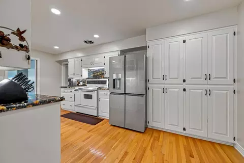 Kitchen - 1012 Wyoming Dr, Merced, CA 95340 photo 6 of 8