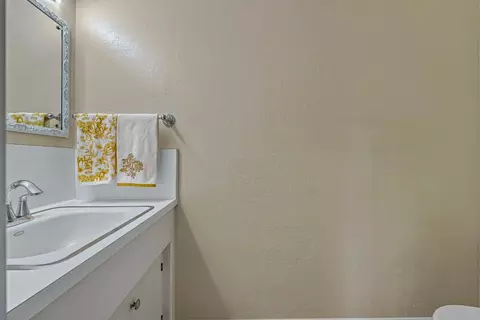 Bath - 1012 Wyoming Dr, Merced, CA 95340 photo 1 of 4