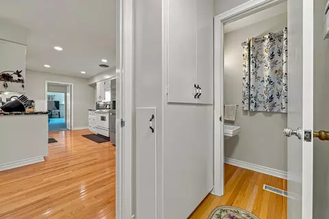 Entry Way - 1012 Wyoming Dr, Merced, CA 95340 photo 3 of 9