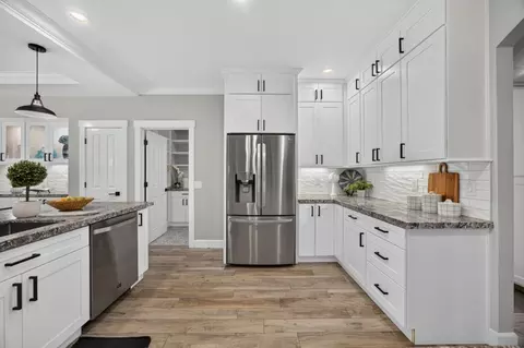 Kitchen - 5752 Arrowhead Dr, Foresthill, CA 95631 photo 5 of 6