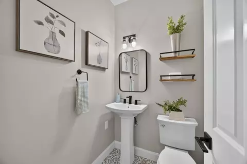 Bath - 5752 Arrowhead Dr, Foresthill, CA 95631 photo 1 of 6