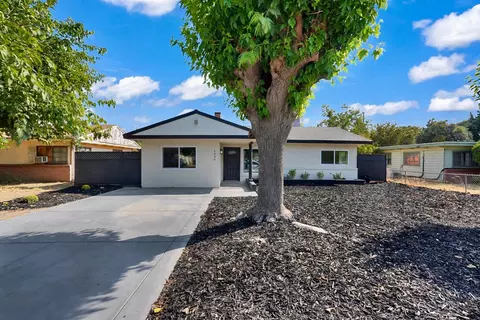 Exterior - 1546 Bedford Ave, Modesto, CA 95351 photo 2 of 7
