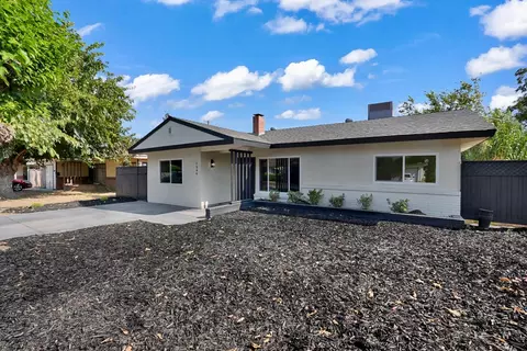 Exterior - 1546 Bedford Ave, Modesto, CA 95351 photo 3 of 7