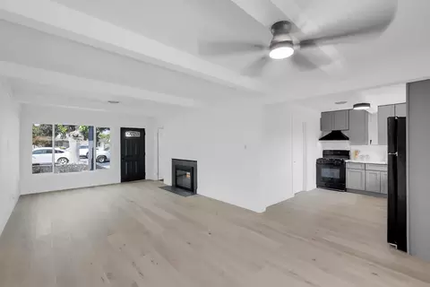 Living - 1546 Bedford Ave, Modesto, CA 95351 photo 5 of 5