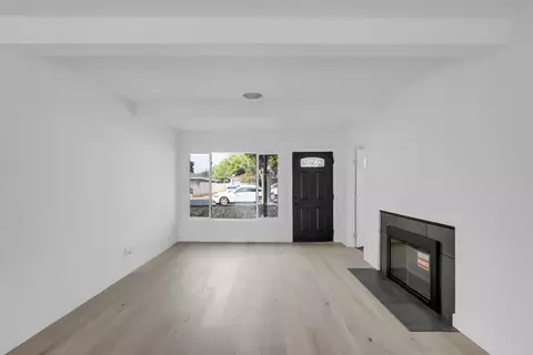 Living - 1546 Bedford Ave, Modesto, CA 95351 photo 3 of 5