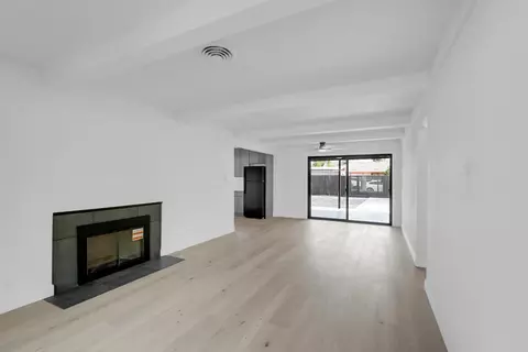 Living - 1546 Bedford Ave, Modesto, CA 95351 photo 2 of 5