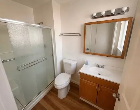 Bath - 2950 Dronero Ct, Tracy, CA 95376 photo 2 of 2