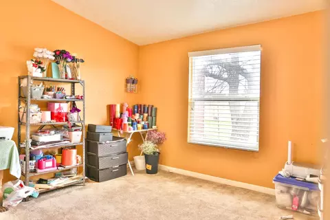 Bedroom - 19360 Simpson Rd, Corning, CA 96021 photo 3 of 7