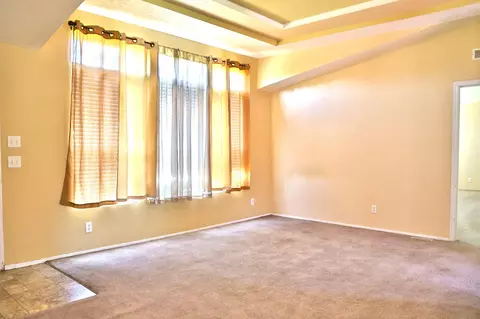 Living - 19360 Simpson Rd, Corning, CA 96021 photo 3 of 6