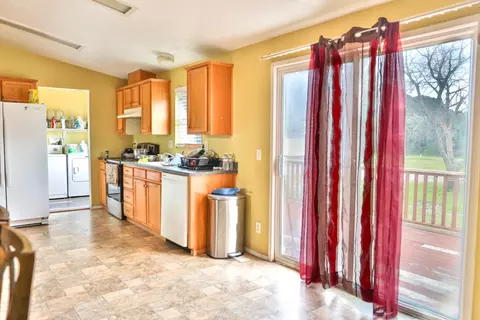Kitchen - 19360 Simpson Rd, Corning, CA 96021 photo 7 of 7